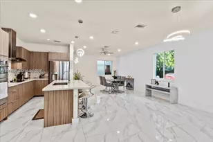 6680 NW 102nd Path, Doral, FL 33178 - Photo 4