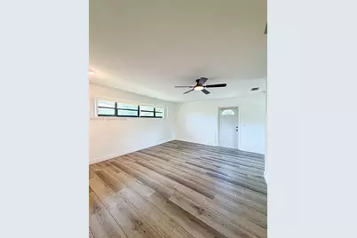 240 NW 36th St, Oakland Park, FL 33309 - Photo 18