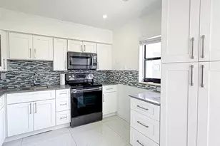 240 NW 36th St, Oakland Park, FL 33309 - Photo 4