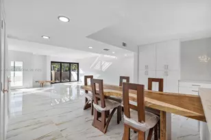16449 NE 26th Ave, North Miami Beach, FL 33160 - Photo 2