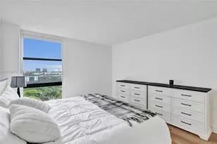 20379 W Country Club Dr, Aventura, FL 33180 - Photo 32