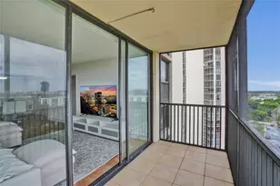 20379 W Country Club Dr, Aventura, FL 33180 - Photo 24