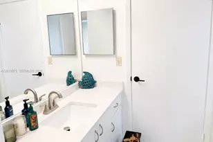 11461 Lakeview Dr, Coral Springs, FL 33071 - Photo 20