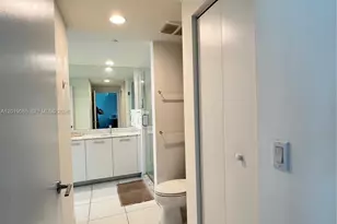 55 SE 6th St, Miami, FL 33131 - Photo 14