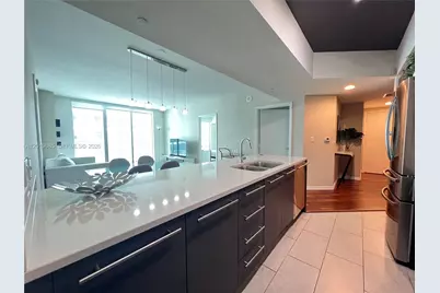 55 SE 6th St #3305, Miami, FL 33131 - Photo 8