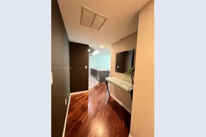 55 SE 6th St #3305, Miami, FL 33131 - Photo 4
