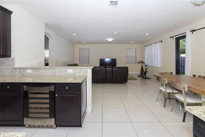 9965 NW 86 Te, Doral, FL 33178 - Photo 10