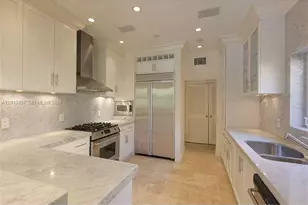 745 Lakeview Dr, Miami Beach, FL 33140 - Photo 4