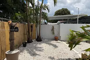 2541 W 10th Ave, Hialeah, FL 33010 - Photo 28