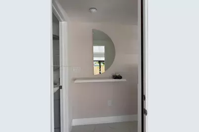 2541 W 10th Ave, Hialeah, FL 33010 - Photo 14