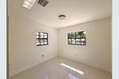 2541 W 10th Ave, Hialeah, FL 33010 - Photo 26