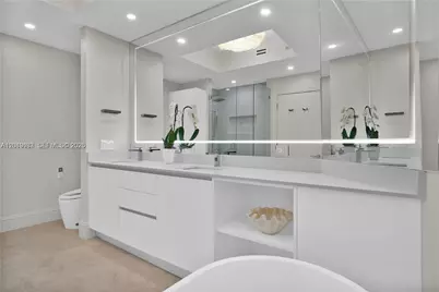 4779 Collins Ave #PH 4301, Miami Beach, FL 33140 - Photo 16