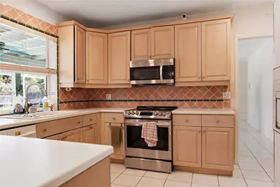 7605 SW 179th Ter, Palmetto Bay, FL 33157 - Photo 6