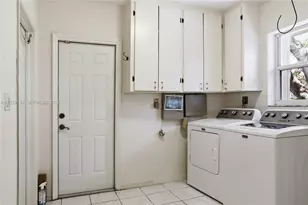 7605 SW 179th Terrace, Palmetto Bay, FL 33157 - Photo 8