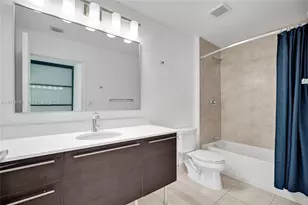 1900 N Bayshore Dr, Miami, FL 33132 - Photo 4