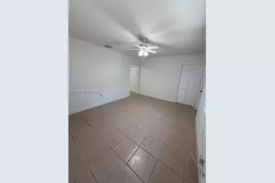 2345 NW 65th St, Miami, FL 33147 - Photo 28