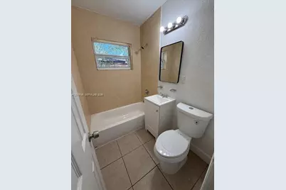 2345 NW 65th St, Miami, FL 33147 - Photo 20
