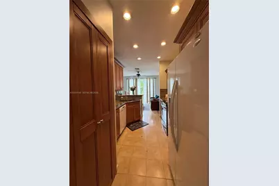 724 NW 170th Ter, Pembroke Pines, FL 33028 - Photo 2