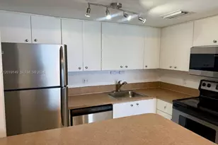 770 Claughton Island Dr, Miami, FL 33131 - Photo 2