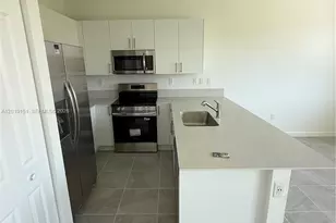 630 SE 15th St, Homestead, FL 33034 - Photo 2