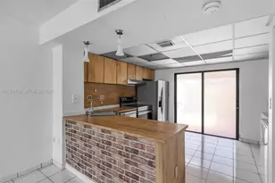 1811 SW 107th Ave, Miami, FL 33165 - Photo 8