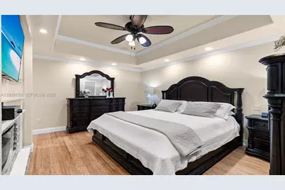 341 E 58th St, Hialeah, FL 33013 - Photo 14
