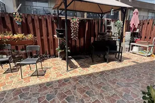 870 SW 129th Pl, Miami, FL 33184 - Photo 2