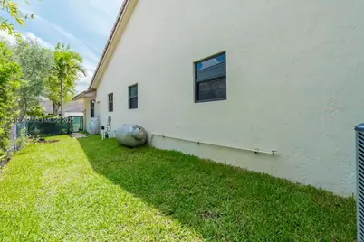 19831 NW 4th St, Pembroke Pines, FL 33029 - Photo 50