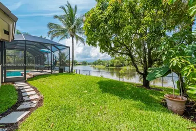 19831 NW 4th St, Pembroke Pines, FL 33029 - Photo 38