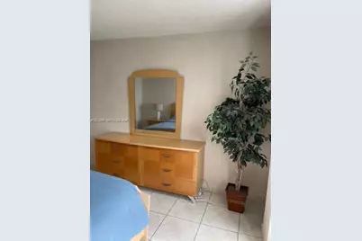 5701 Collins Ave #511, Miami Beach, FL 33140 - Photo 10