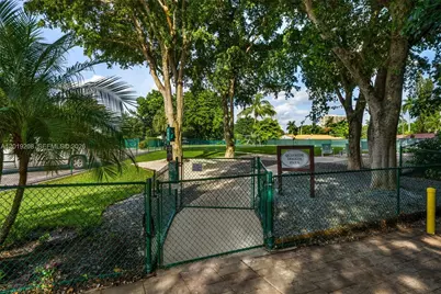 1000 Quayside Ter #901, Miami, FL 33138 - Photo 36