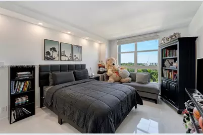 1000 Quayside Ter #901, Miami, FL 33138 - Photo 18