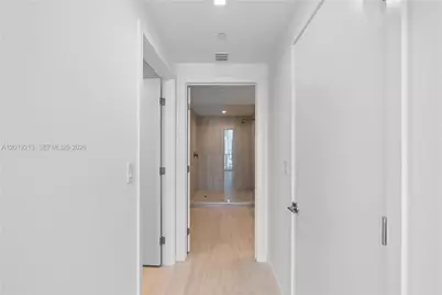 77 SE 5 #3702, Miami, FL 33131 - Photo 18