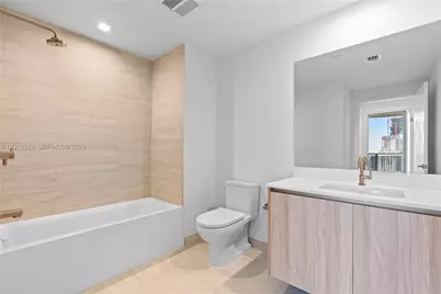 77 SE 5 #3702, Miami, FL 33131 - Photo 34