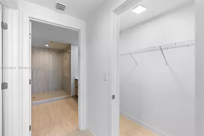 77 SE 5 #3702, Miami, FL 33131 - Photo 22