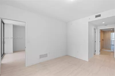 77 SE 5 #3702, Miami, FL 33131 - Photo 14