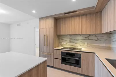 77 SE 5 #3702, Miami, FL 33131 - Photo 4