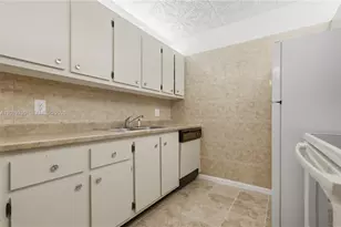151 SW 134th Way, Pembroke Pines, FL 33027 - Photo 10