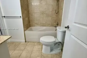 170 SE 14th St, Miami, FL 33131 - Photo 14
