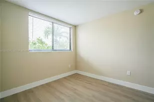6960 Rue Vendome, Miami Beach, FL 33141 - Photo 14