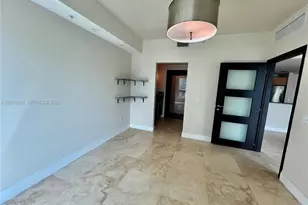 300 S Biscayne Blvd, Miami, FL 33131 - Photo 8