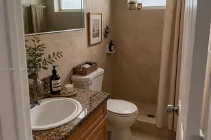 13900 Lake Placid Ct, Miami Lakes, FL 33014 - Photo 6