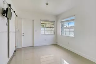 9494 SW 39th St, Miami, FL 33165 - Photo 8
