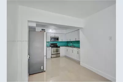 9494 SW 39th St, Miami, FL 33165 - Photo 4