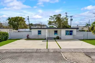 9494 SW 39th St, Miami, FL 33165 - Photo 2