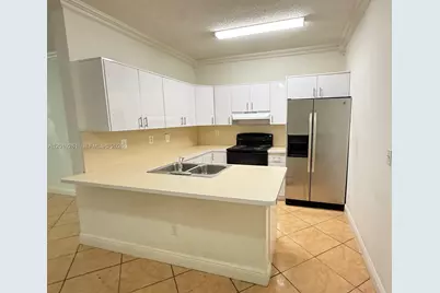 18328 NW 68th Ave #N, Hialeah, FL 33015 - Photo 2