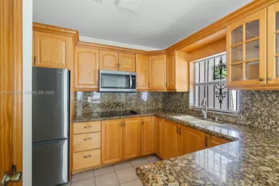 13 SW 97th Pl, Miami, FL 33174 - Photo 12