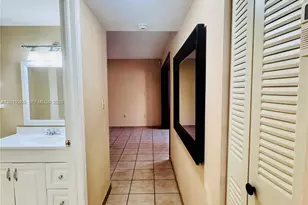 10241 NW 9th St Cir, Miami, FL 33172 - Photo 10
