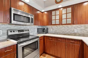 13700 SW 14th St, Pembroke Pines, FL 33027 - Photo 24