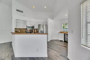 535 Somerset Way, Weston, FL 33326 - Photo 10